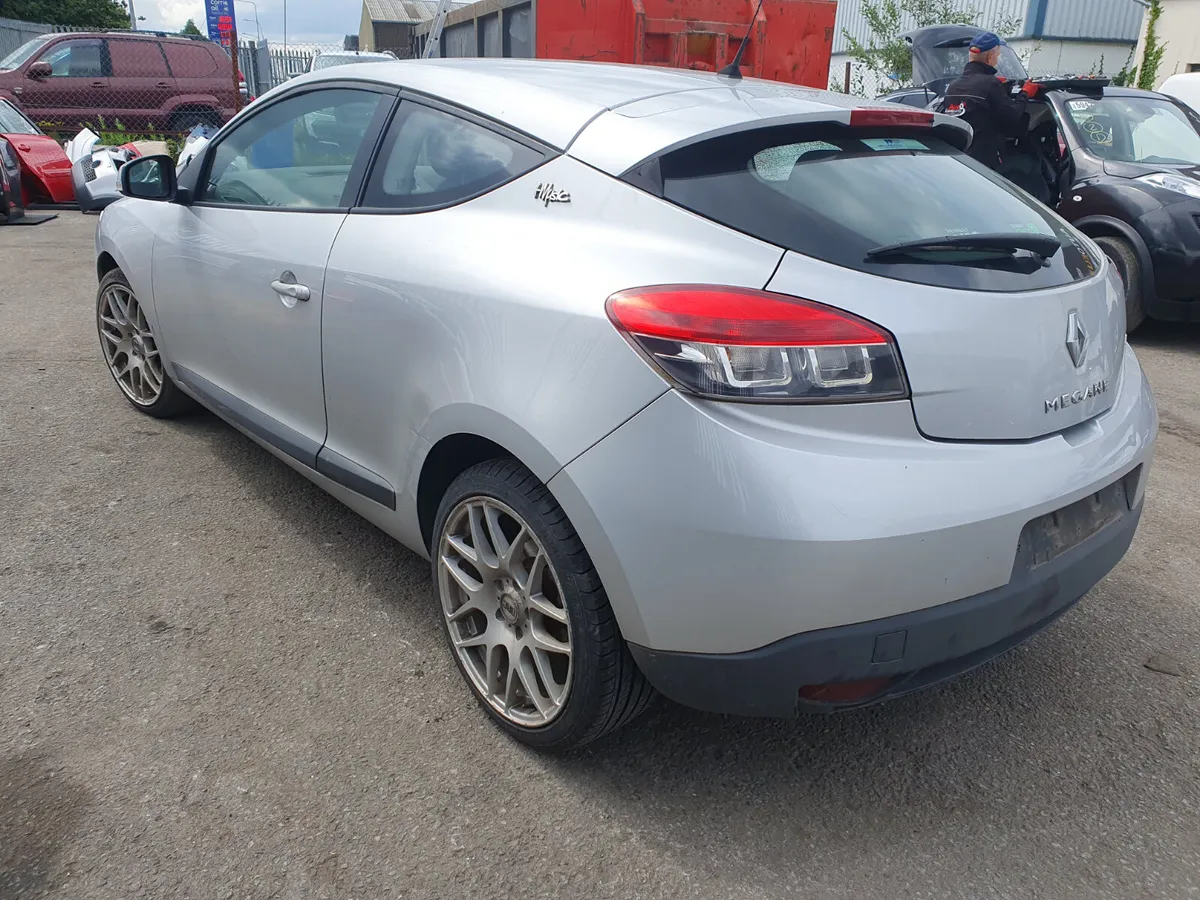 12 RENAULT MEGANE  COUPE 1.5 DCI FOR BREAKING - Image 3