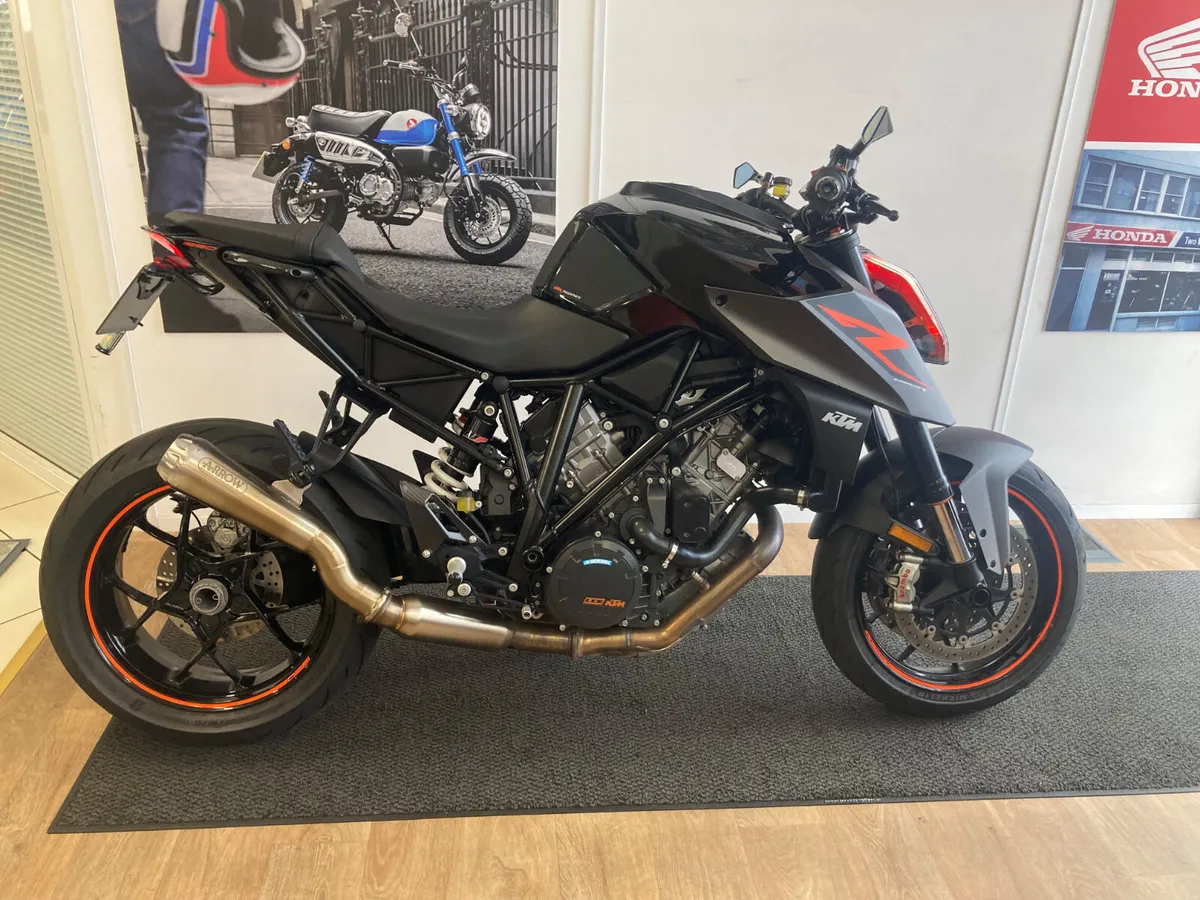 KTM 1290 SuperDuke R - Image 3