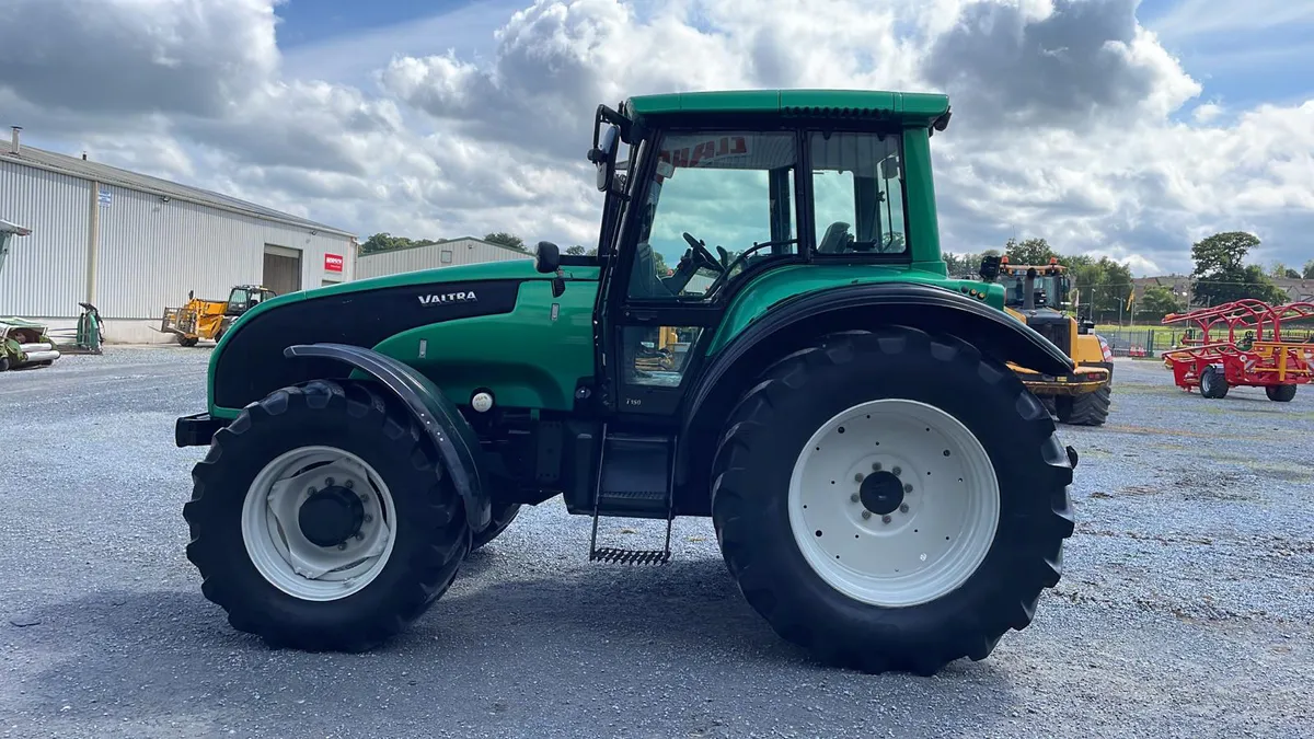Valtra T150 no vat - Image 1