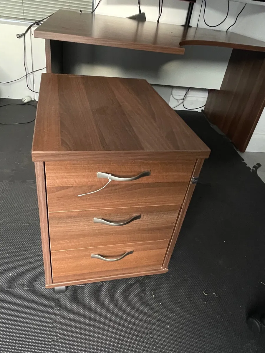 Corner office Desk for sale in Co. Cork for €300 on DoneDeal