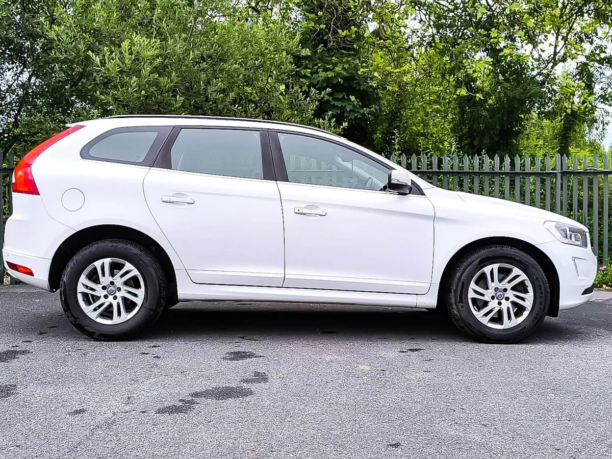 2015 Volvo XC60 2.0  D4 181BHP *NICE SPEC* - Image 3