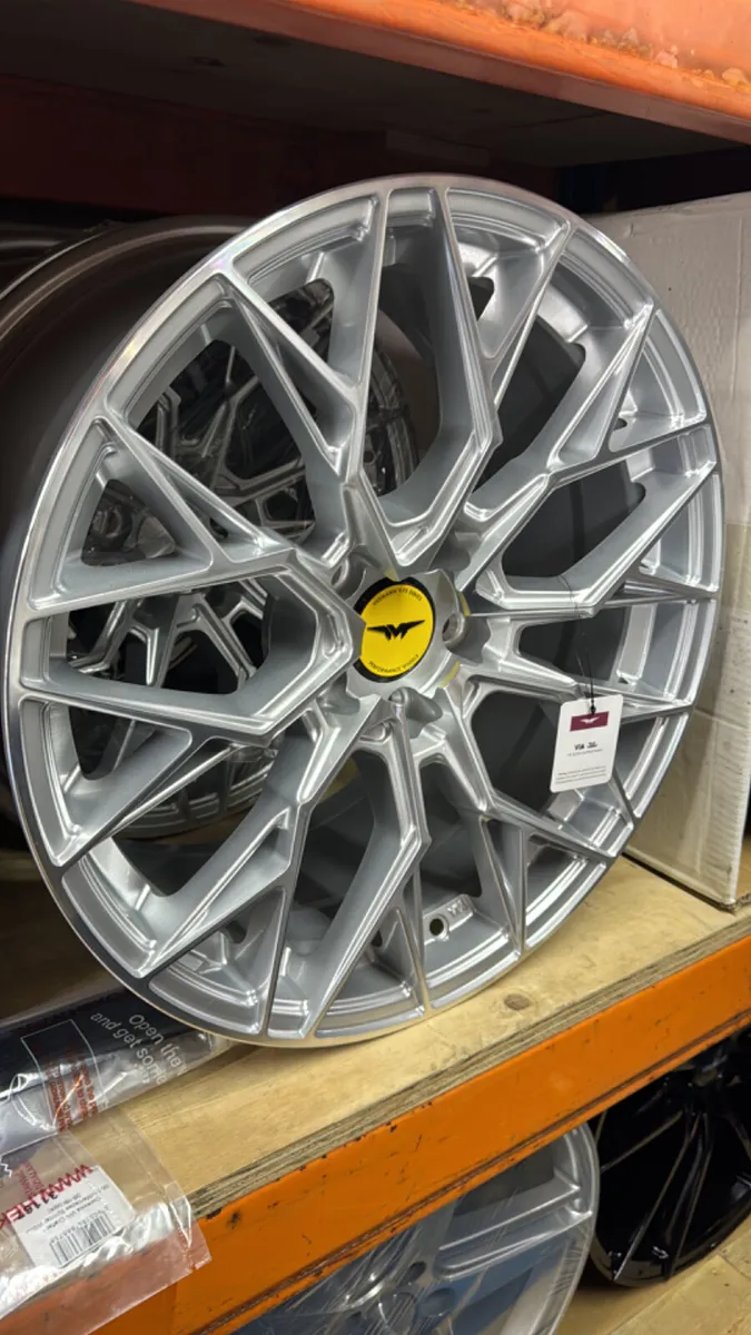 18” veemann vfs 9” concave 5x112