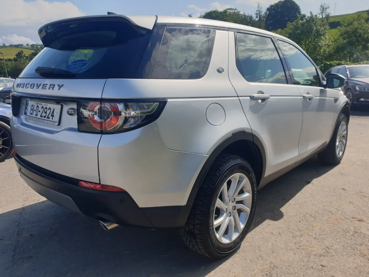 Land Rover Discovery Sport 2019 7 seat low klm - Image 2