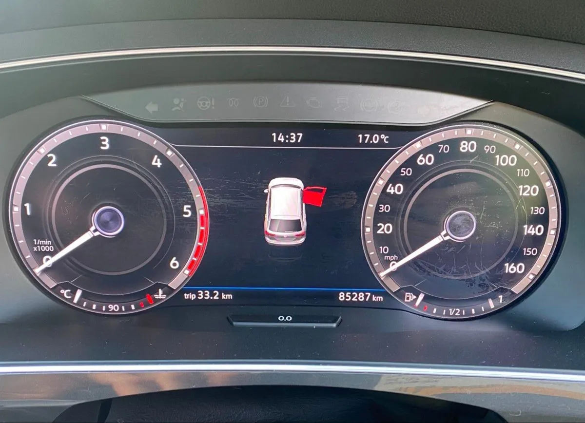 Volkswagen Tiguan  automatic  85 287 Km s - Image 4