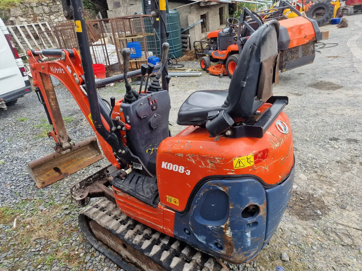 Kubota  .8 tonne - Image 3