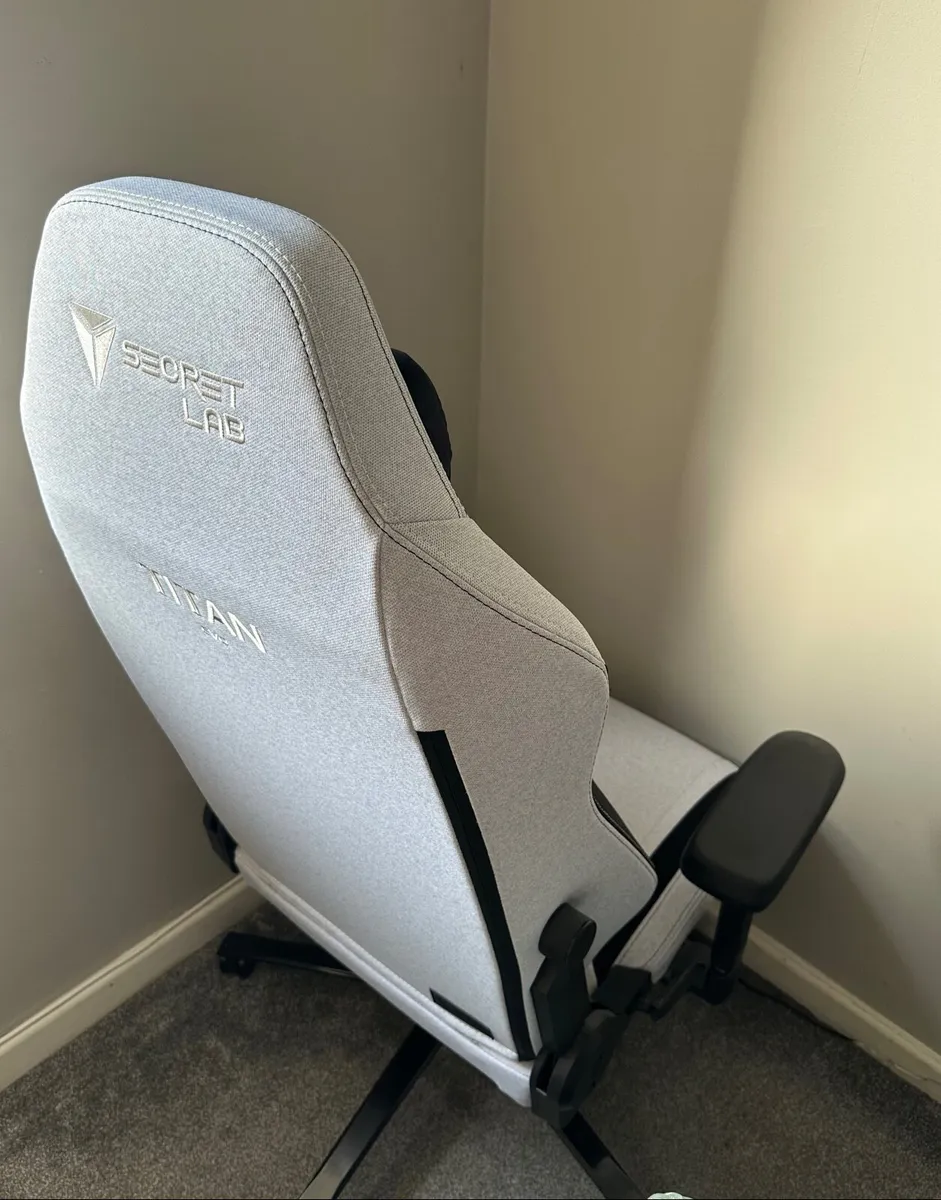 Secretlab TITAN Evo 2022 Series XL gaming chair for sale in Co. Cork