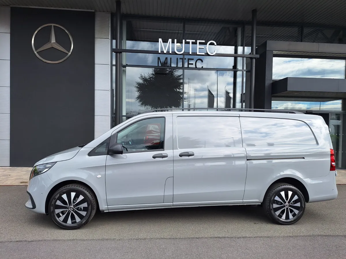 Mercedes Vito 119 Elegance Extra LWB Top Spec - Image 4