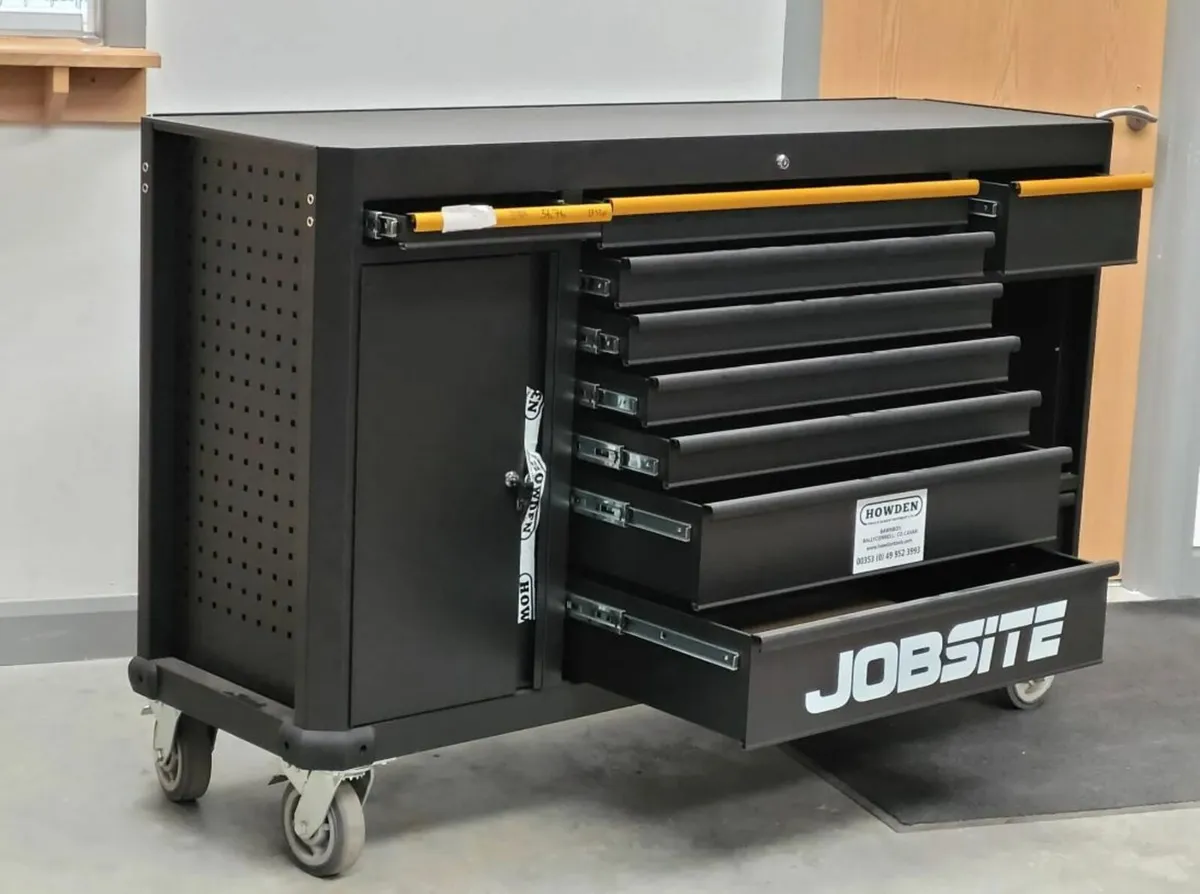 Roller Tool Chest 66" 10 Drawer With Ball Bearing - Image 1