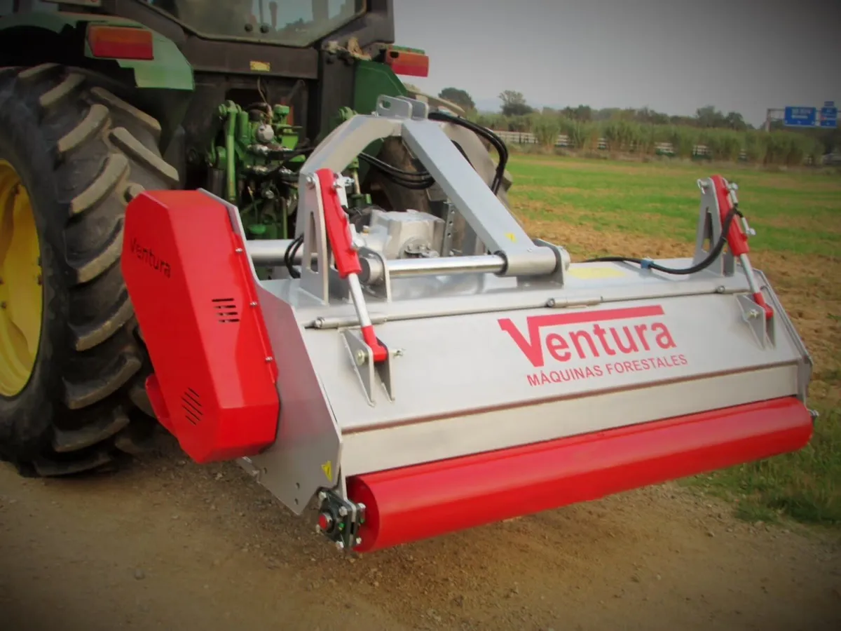 Ventura heavy duty mulchers are at the ploughing . - Image 1