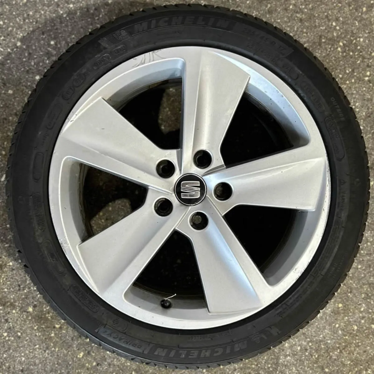 17" GENUINE SEAT LEON Alloy Wheels & Tyres - Image 4