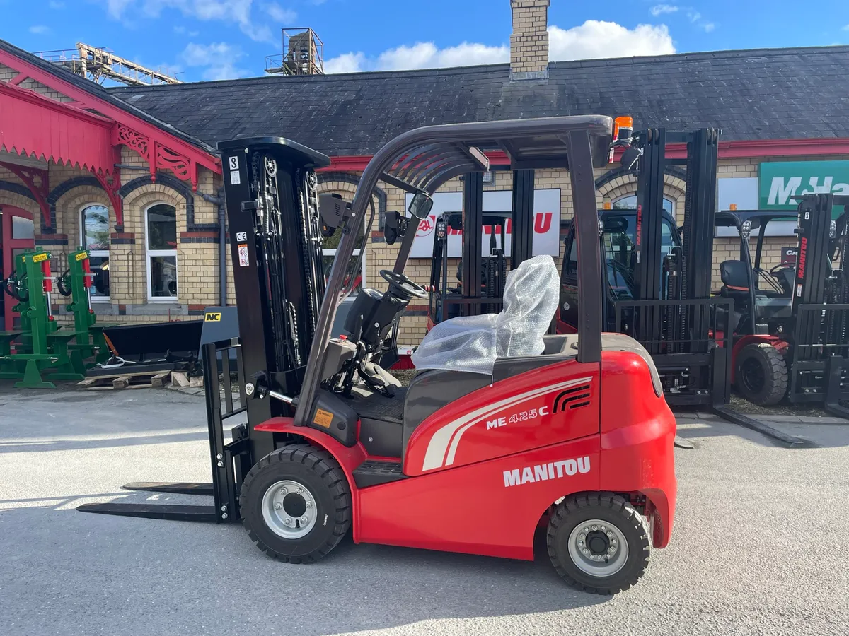 Manitou ME425C 48v Full electric forklift - Image 1