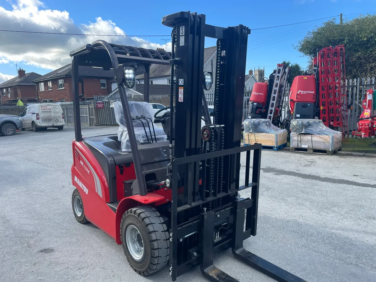 Manitou ME425C 48v Full electric forklift - Image 3