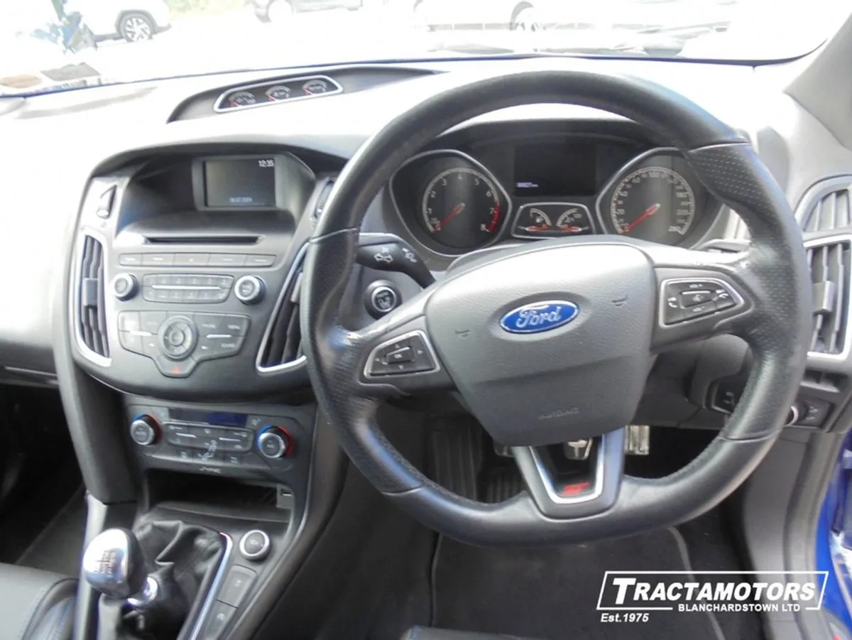 Ford Focus ST2 2.0 Ecoboost 250PS - Image 2