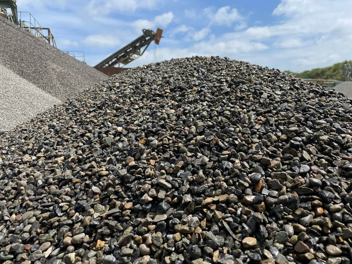Gravel - Image 3