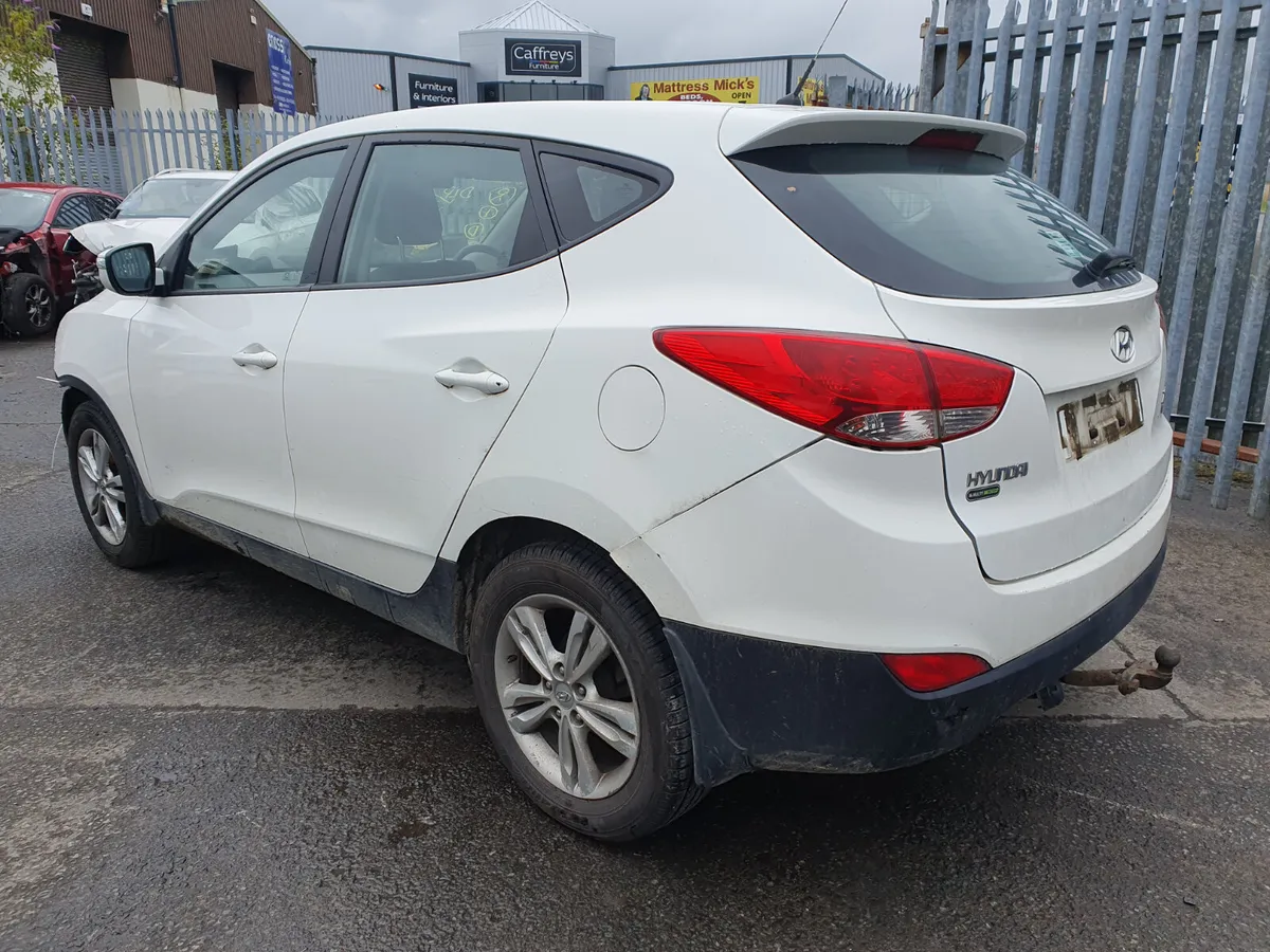 14 HYUNDAI IX35  1.7 CRDI FOR BREAKING - Image 4