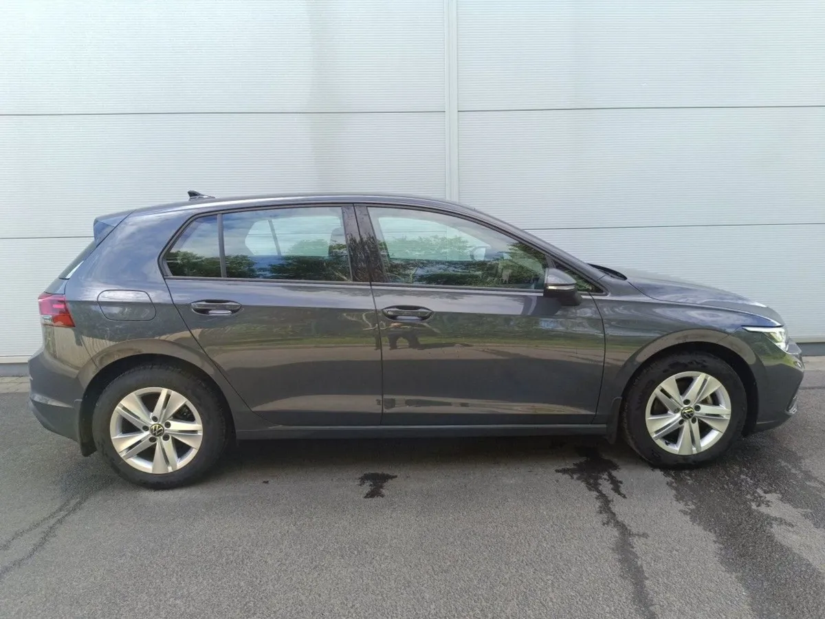 Volkswagen Golf  sale Agreed  2.0 TDI 115HP Life - Image 2