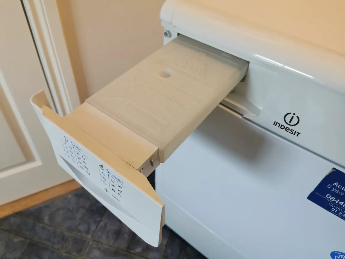 Tumble dryer - Image 2