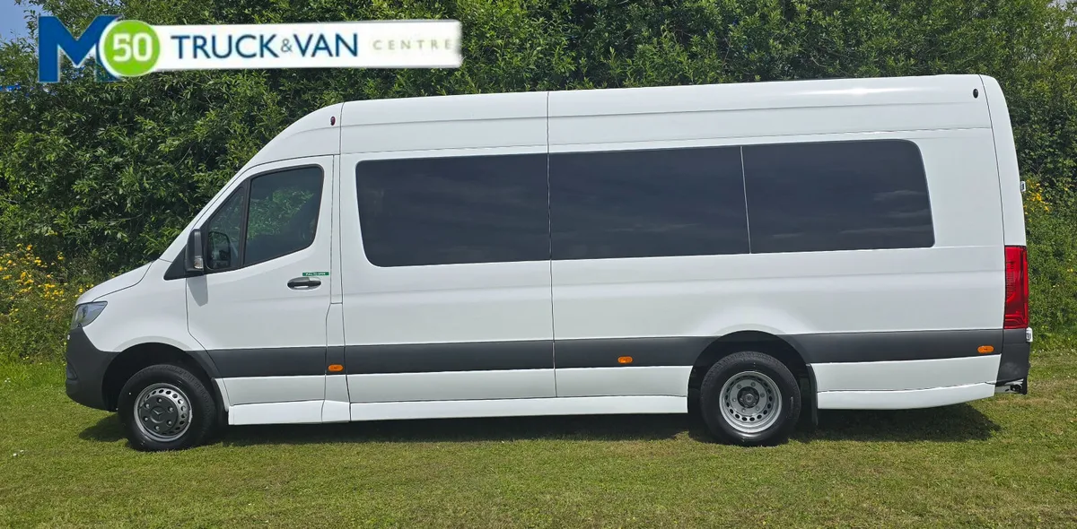 Mercedes Sprinter Wheelchair Bus 18+1 - Image 3