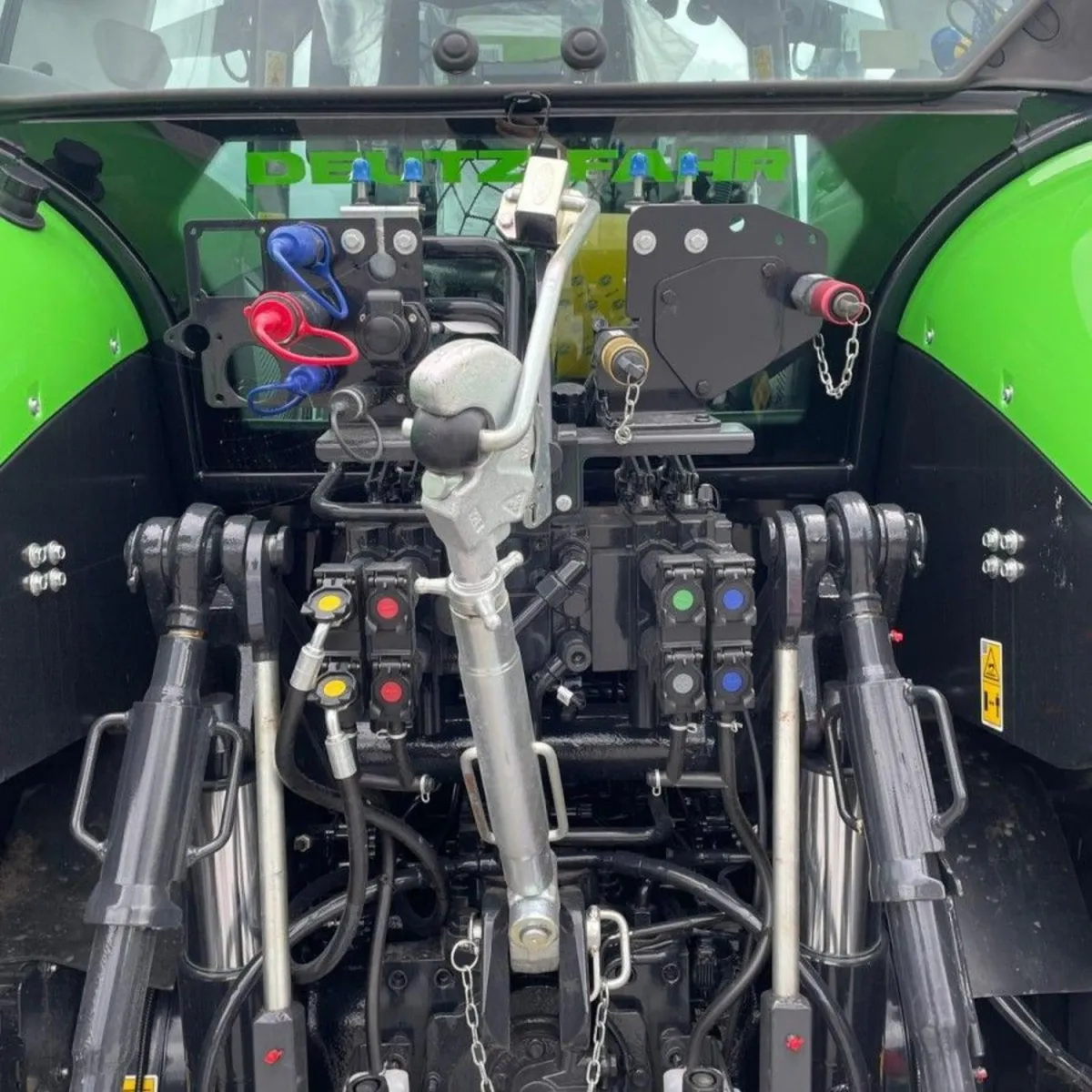 Deutz Fahr 6180 RC Shift - Image 4