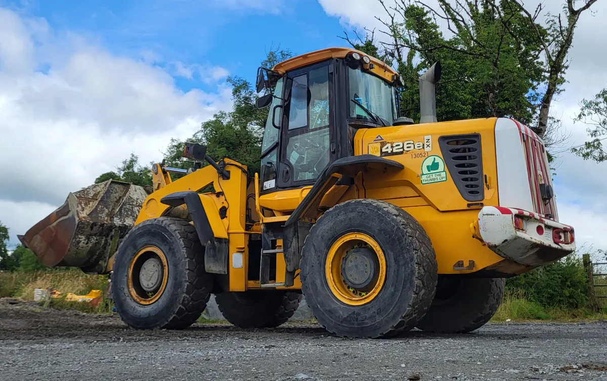 JCB 426 Loading Shovel - Image 3