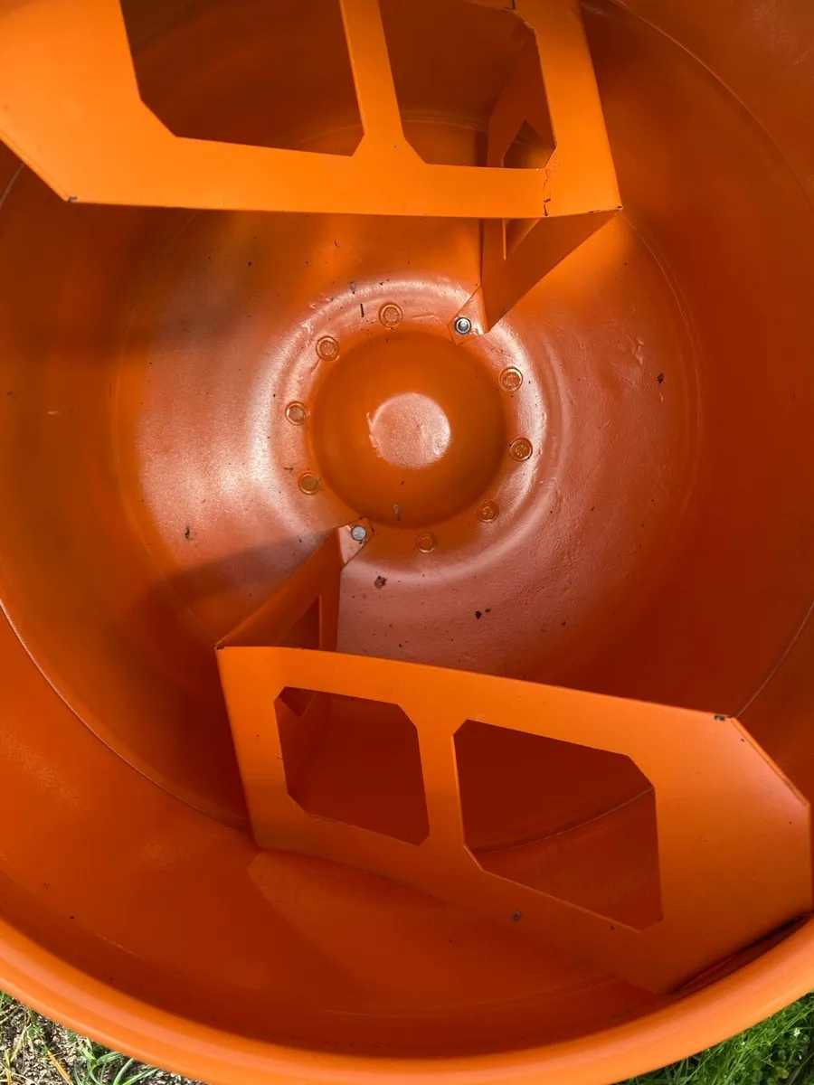 Concrete mixer - Image 3