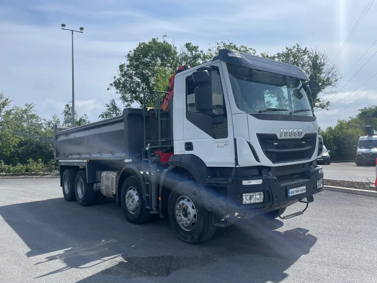 2018 Iveco Trakker 410 Grab Tipper - Image 1