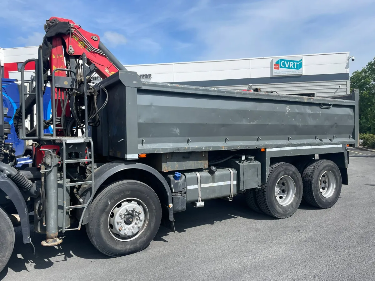 2018 Iveco Trakker 410 Grab Tipper - Image 4