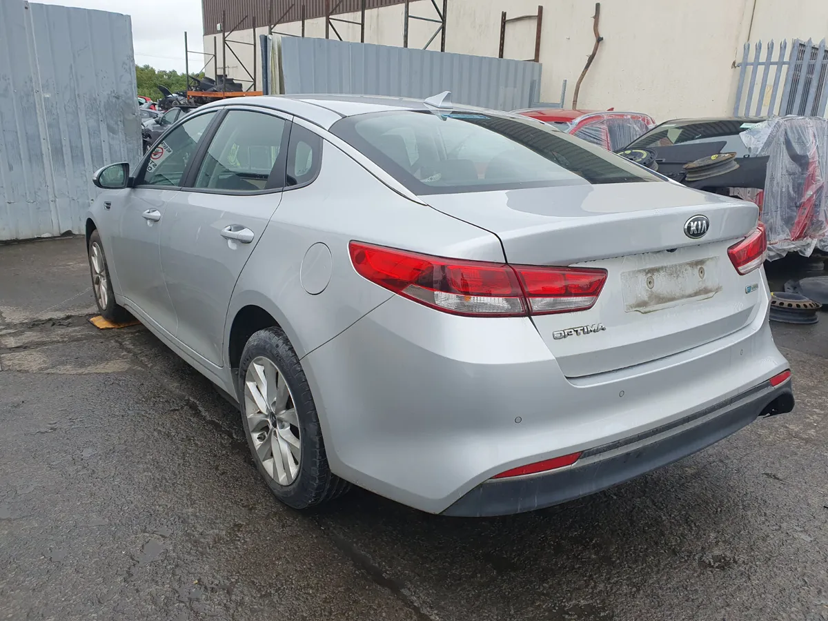 17 KIA OPTIMA  1.7 CRDI FOR BREAKING - Image 4
