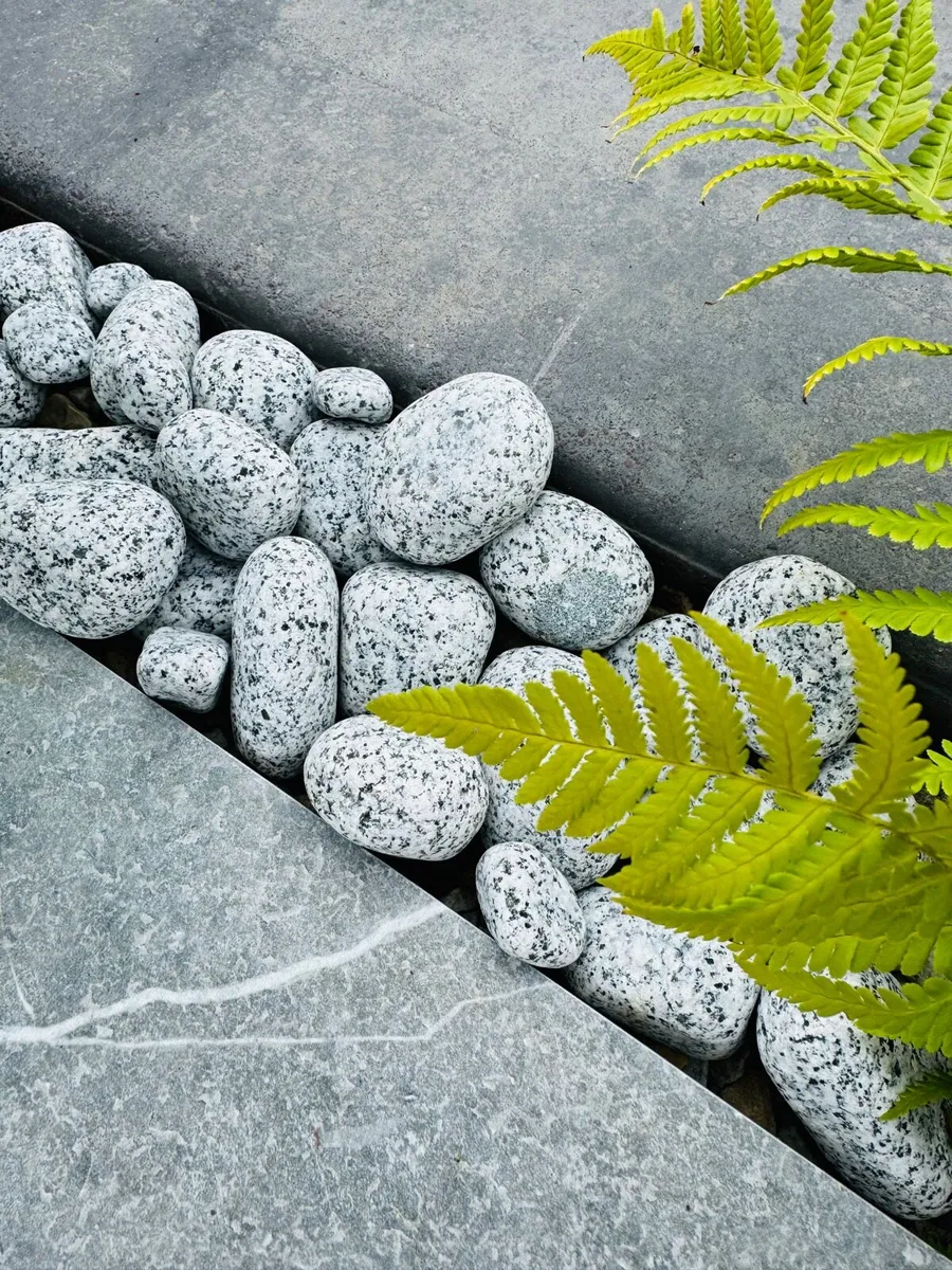Decorative Stone plum slate cobbles rock pebbles - Image 3