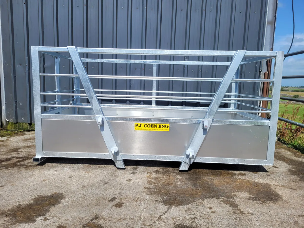 Safety cage/man cage. Livestock transporter. - Image 1