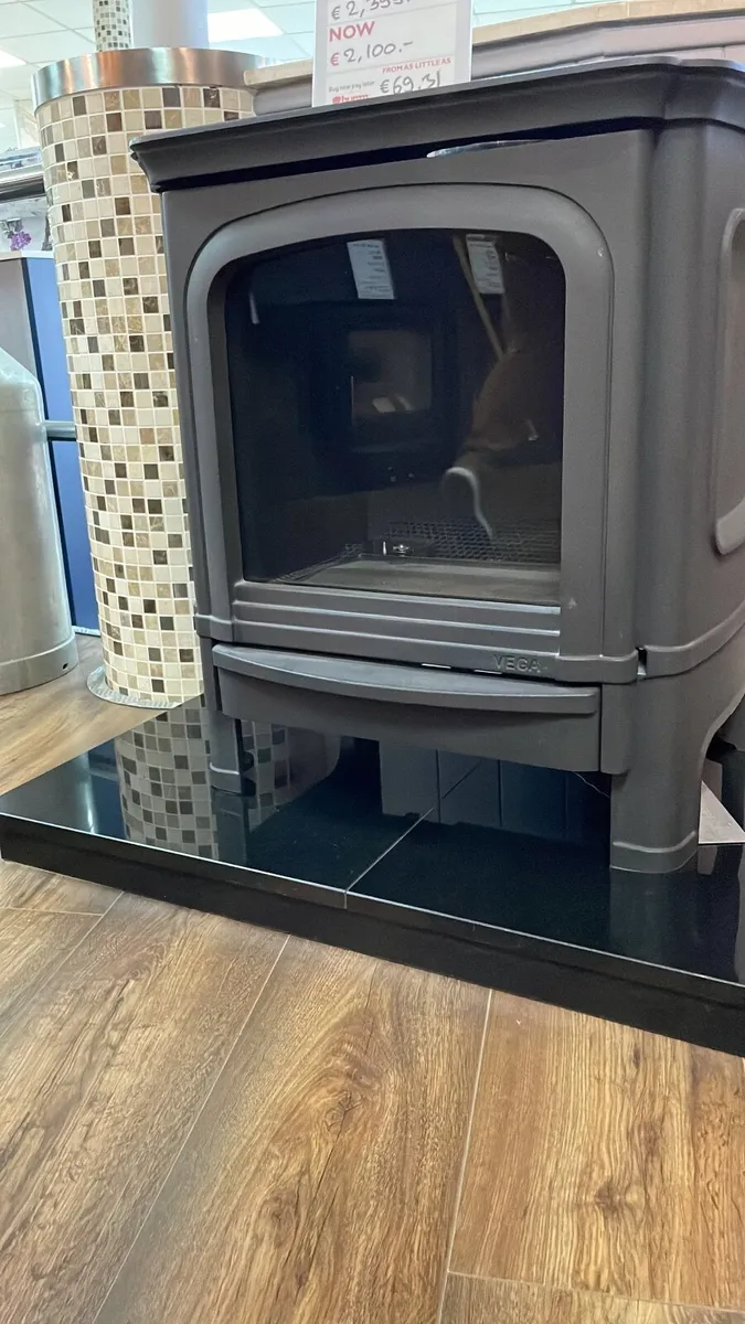 Ex-display Vega B7 6kw Gas Stove - Image 2