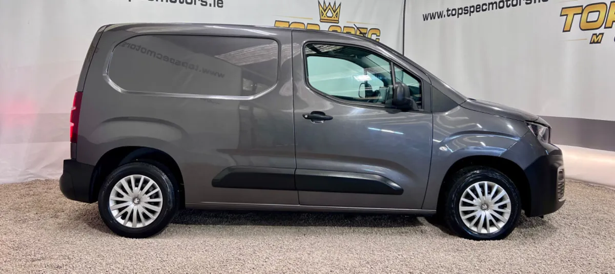 2019 (192) Peugeot partner NEW MODEL 1.6Hdi 3 Seat - Image 3