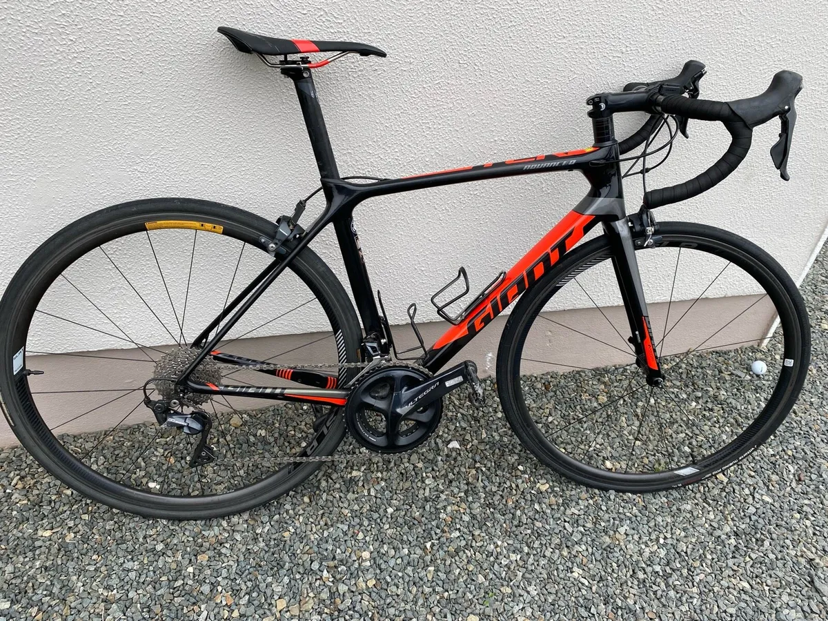 Giant TCR Advanced Road Bike - Image 1