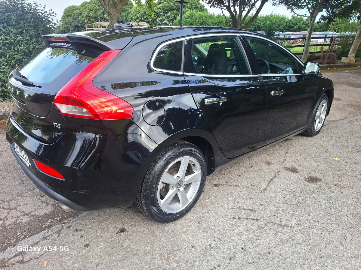 Volvo V40 AUTO 2013 - Image 4