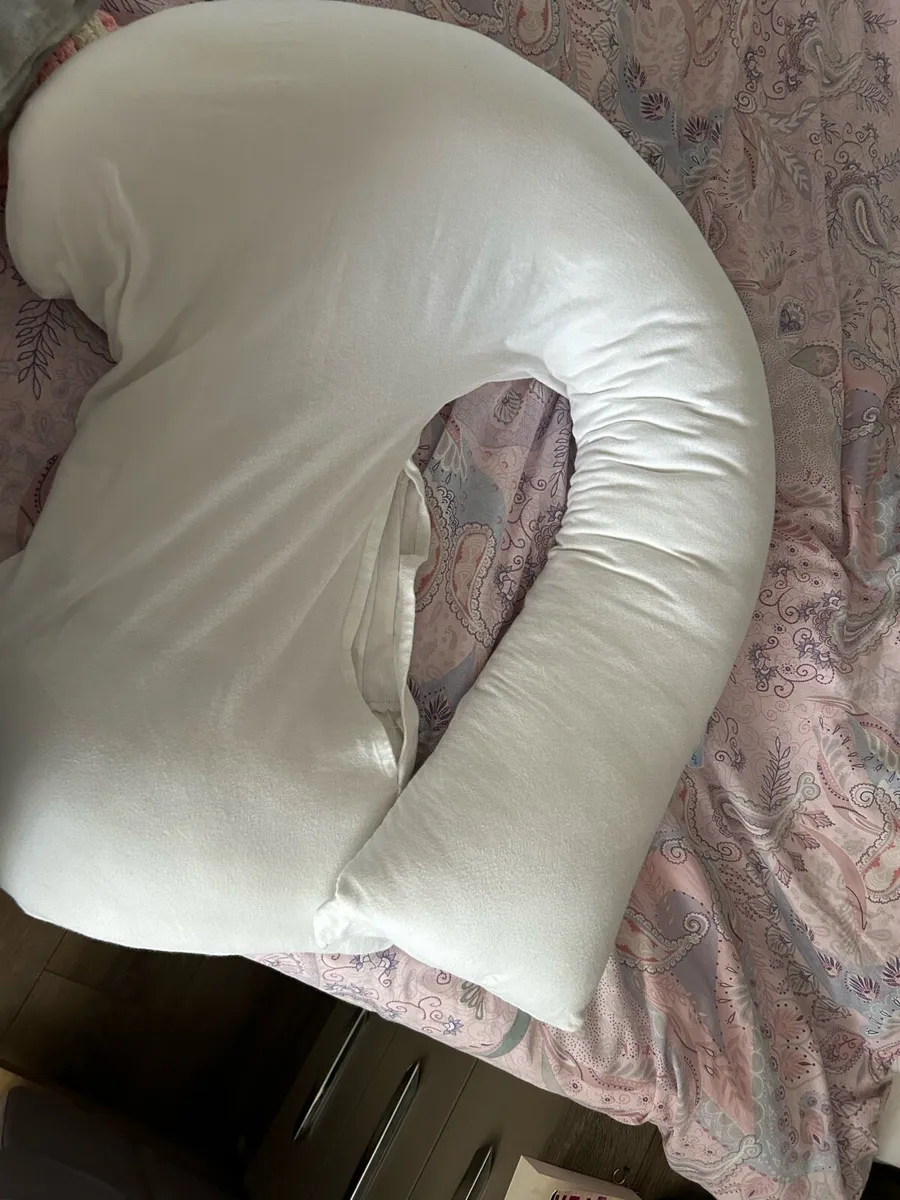 Dream Genii Pregnancy Pillow for sale in Co. Kildare for 20 on DoneDeal