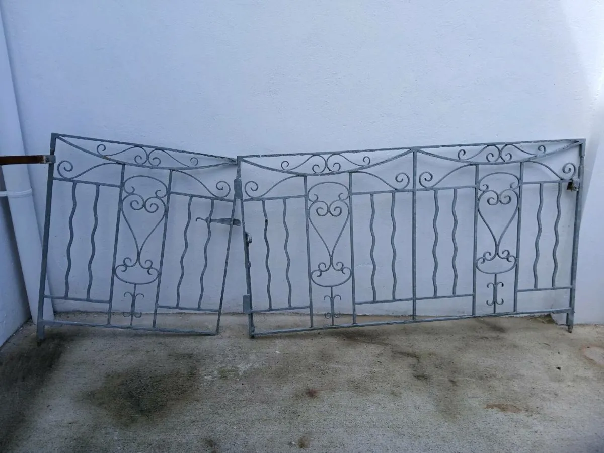 Entrance gates galvanised for sale in Co. Clare for €100 on DoneDeal