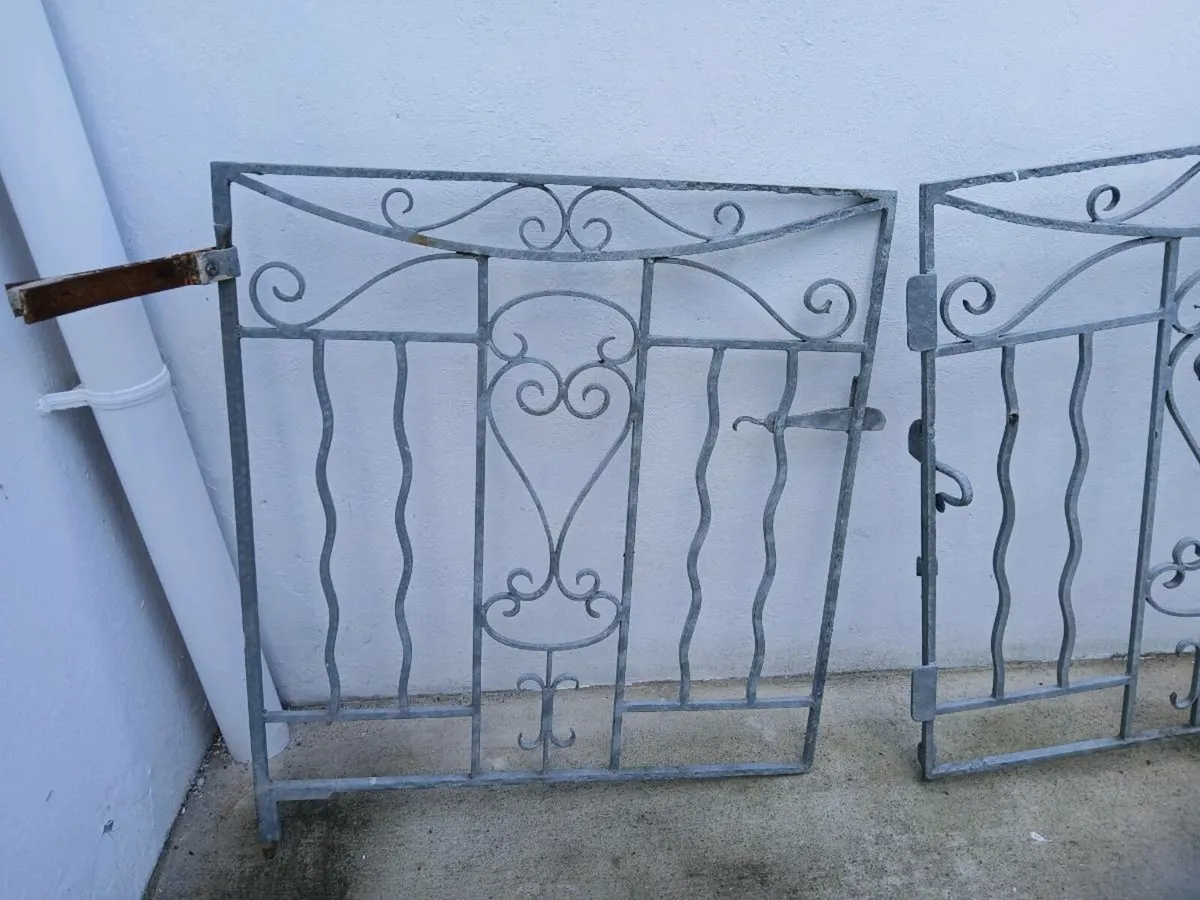 Entrance gates galvanised for sale in Co. Clare for €100 on DoneDeal