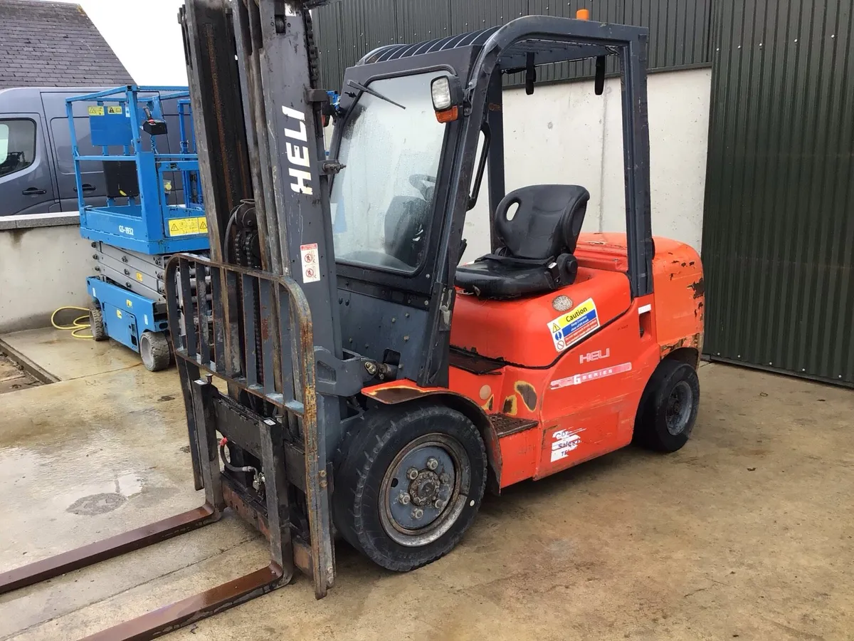 2012 Heli 3 Tonne Forklift - Image 1