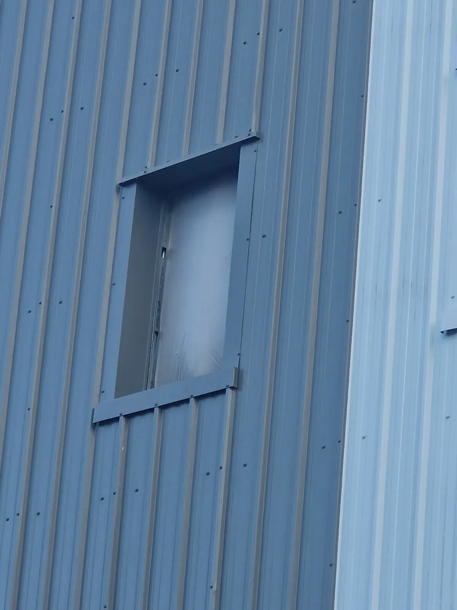 Farm buildings  steel erecting - Image 3