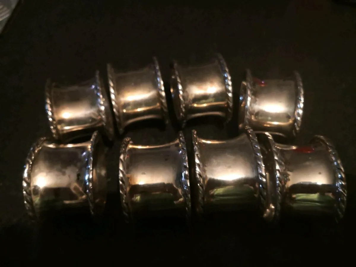 8 antique silver plated beaded  napkin rings - Image 1