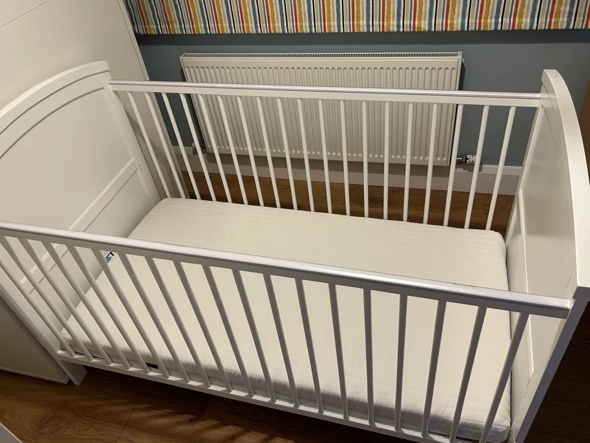 Baby elegance walt cot bed sale