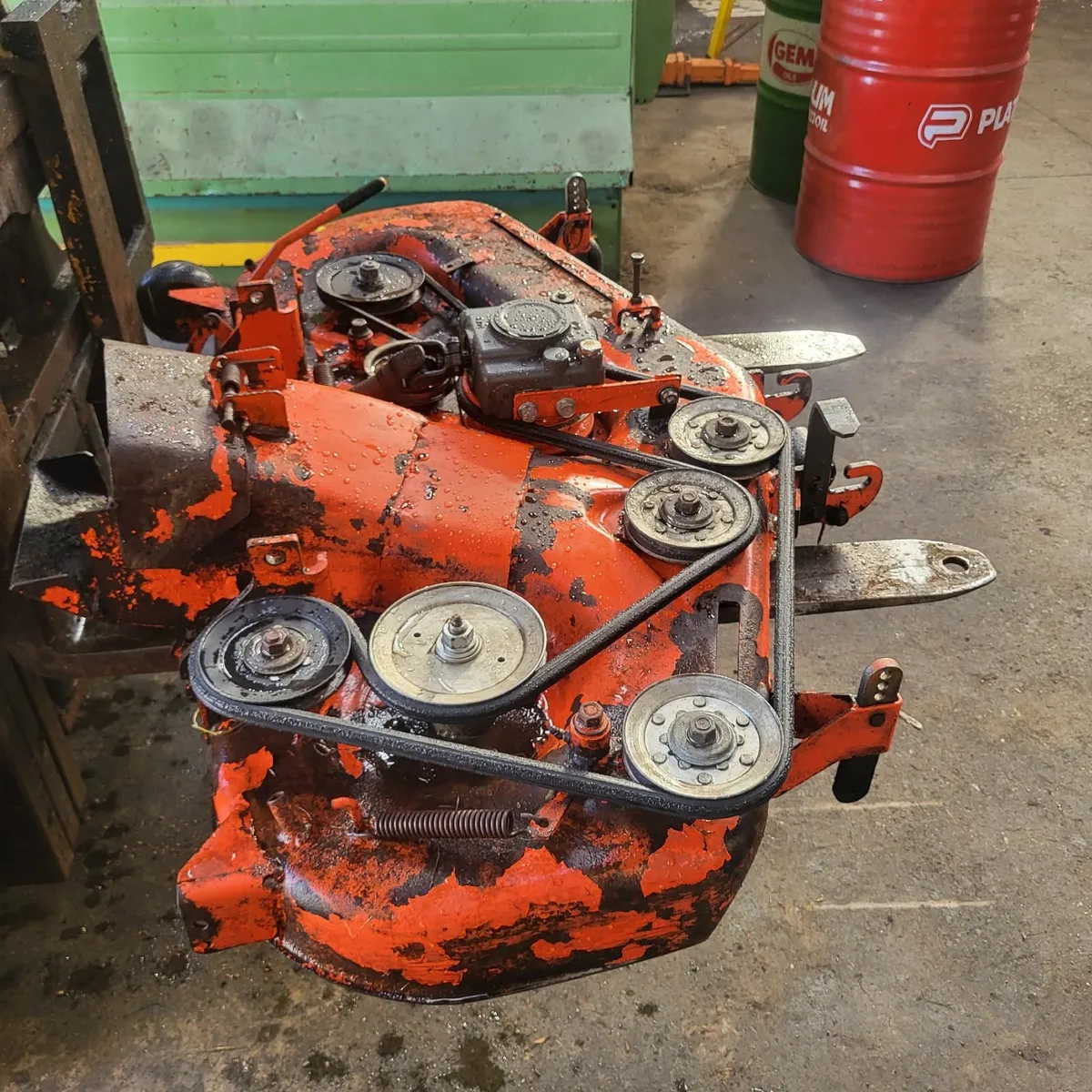 Kubota gr2120 deck - Image 1