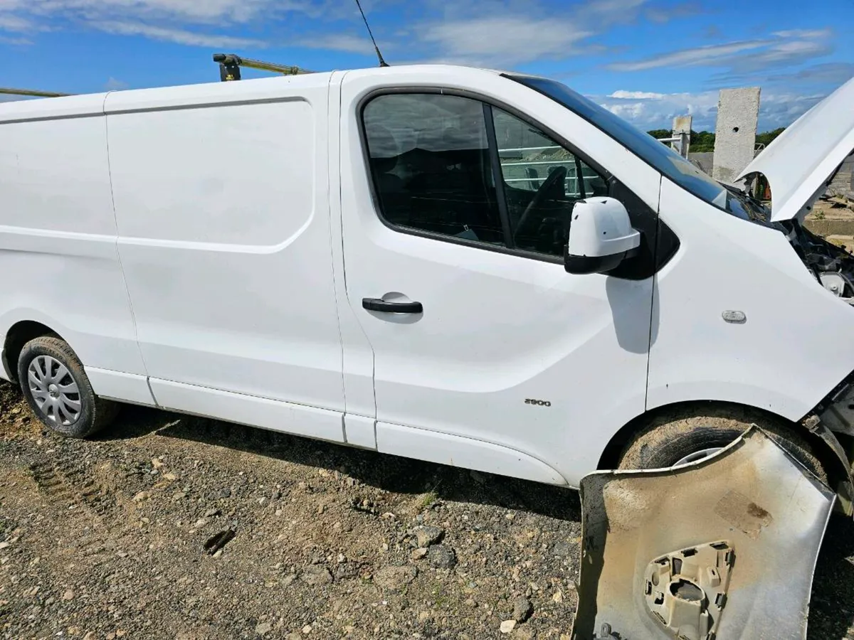 Opel vivaro 2016 1.6 breaking for parts only - Image 4