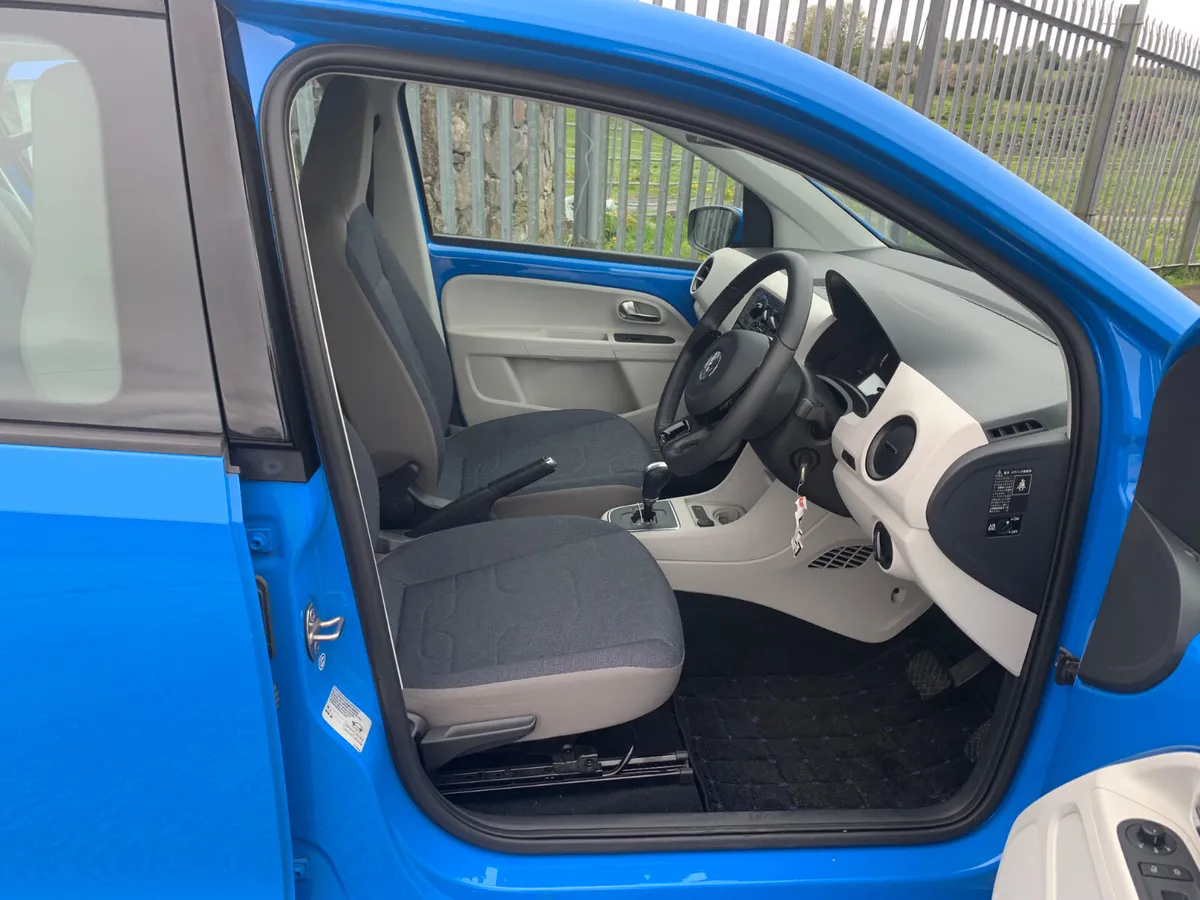 Volkswagen UP! ASG 2015 - Image 2