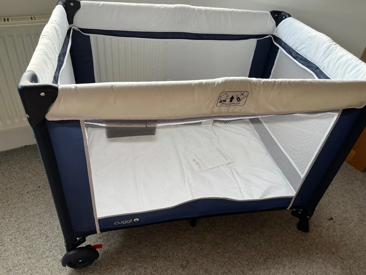 Cuggl Travel Cot (used for 7 nights) - Image 3