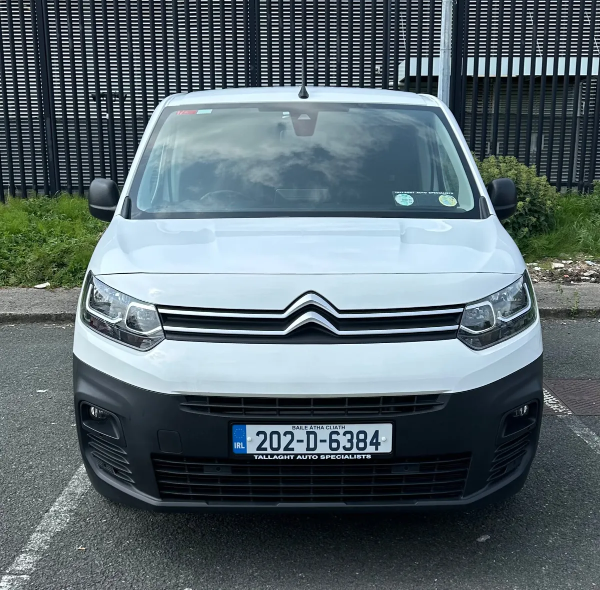 202 Berlingo Long Wheel Base - Image 2