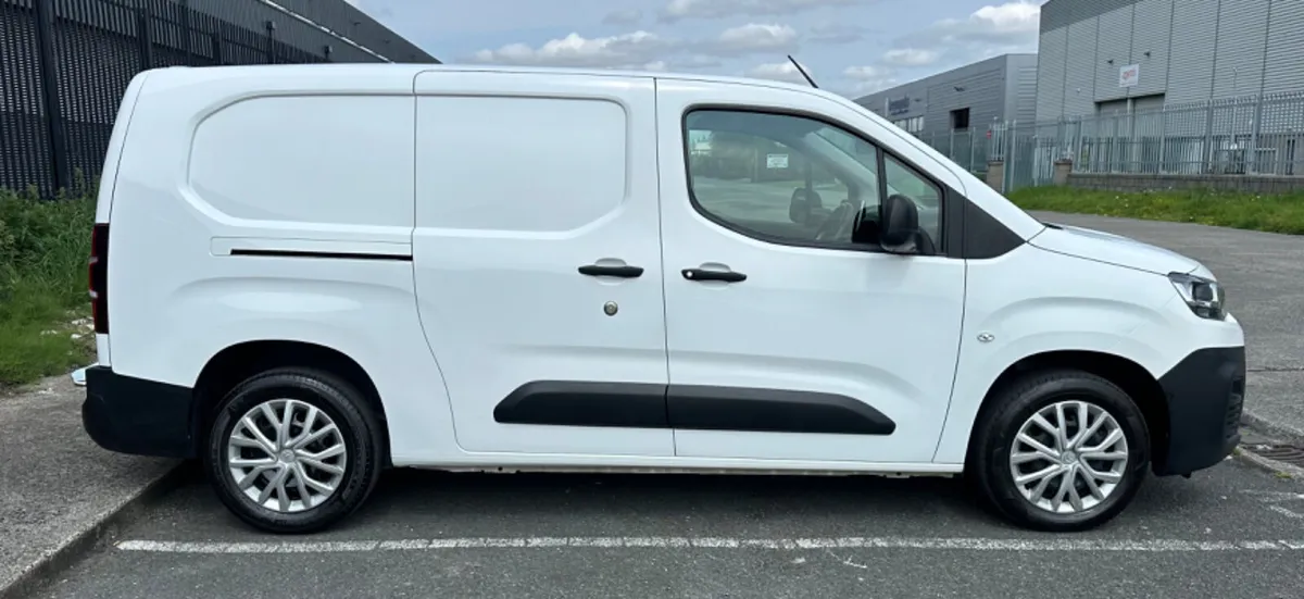 202 Berlingo Long Wheel Base - Image 3