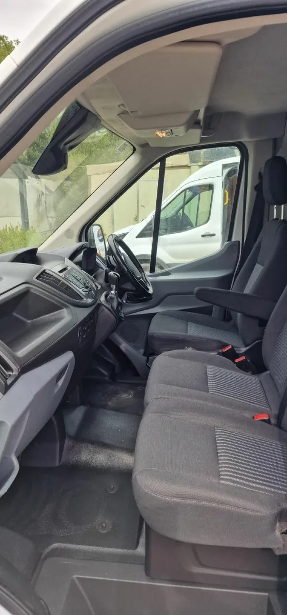Ford Transit 2017 - Image 2