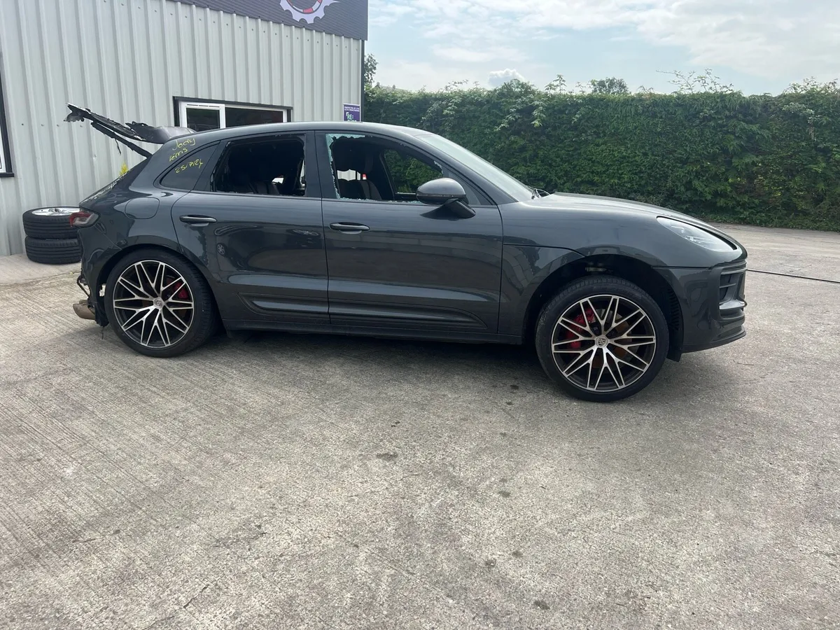 2023PORSCHE MACAN 2.9 TWIN TURBO BREAKING - Image 3