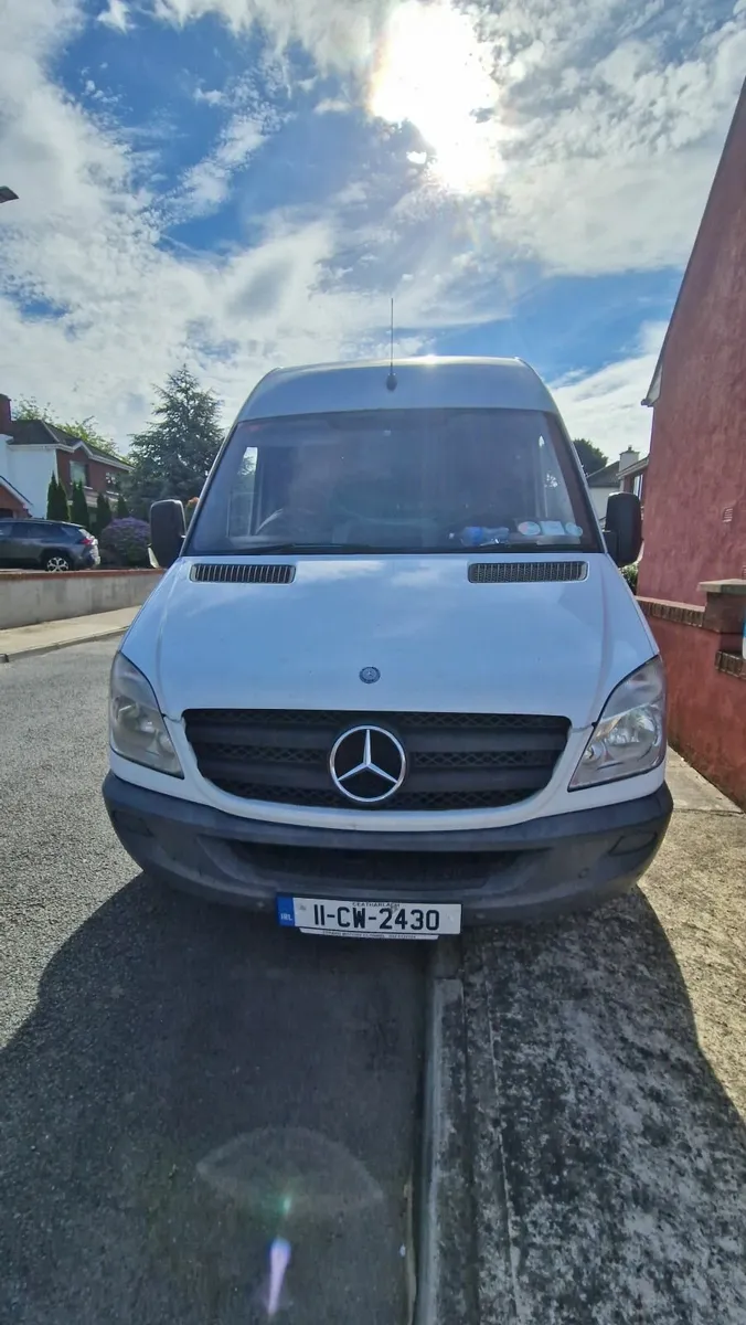 Mercedes-Benz Sprinter 2011 Red CDI - Image 3
